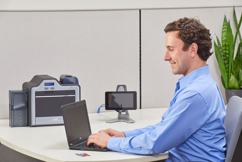 Utilização do HID FARGO Connect num posto de trabalho